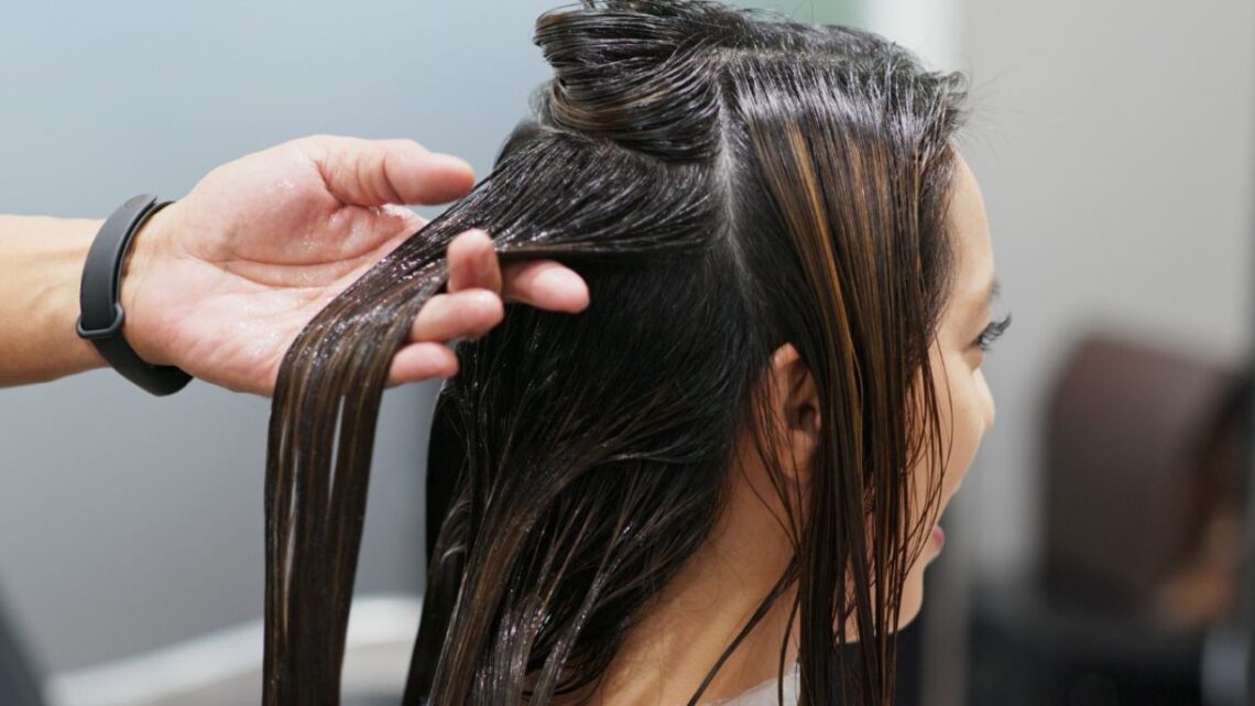 How to Get Glossy Hair: A Guide to Using Hair Spa Cream